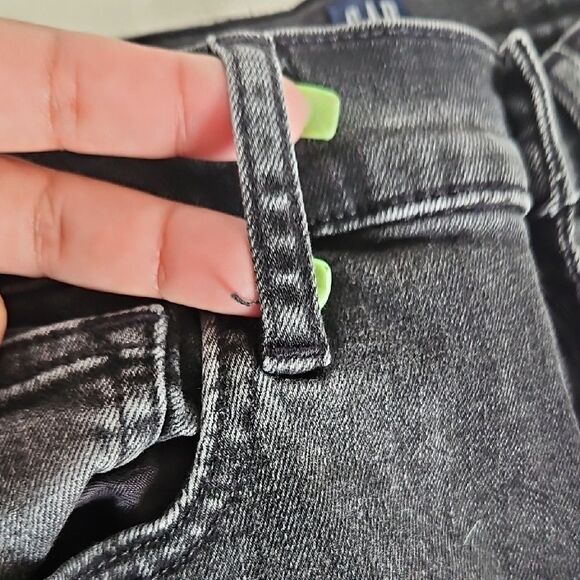 GAP Black Ankle Cropped Jeans with Frayed Hem - Picture 9 of 16